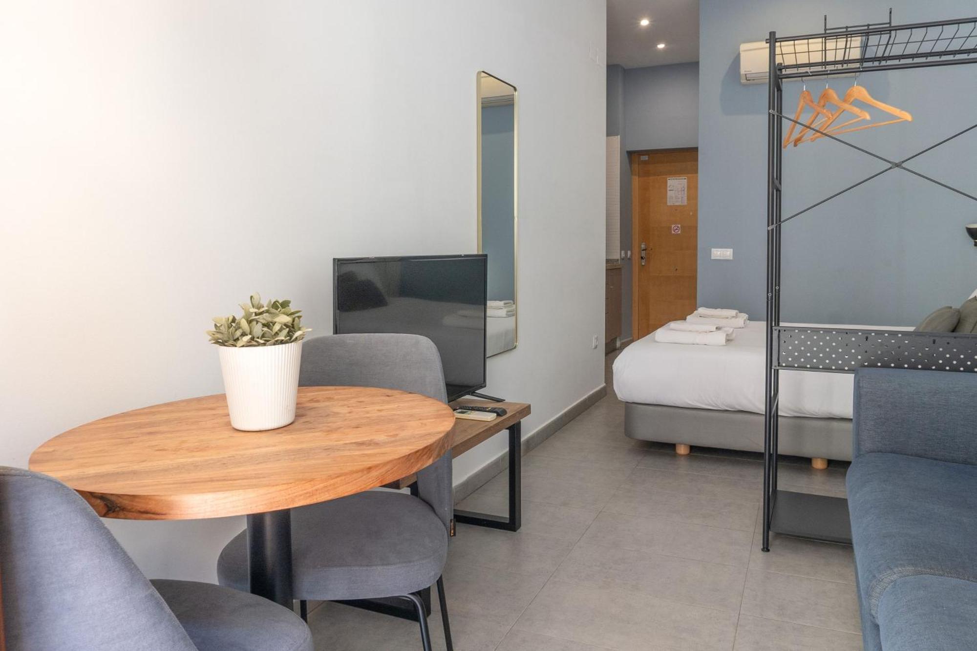 Welcomer Apartments บาเลนเซีย ภายนอก รูปภาพ