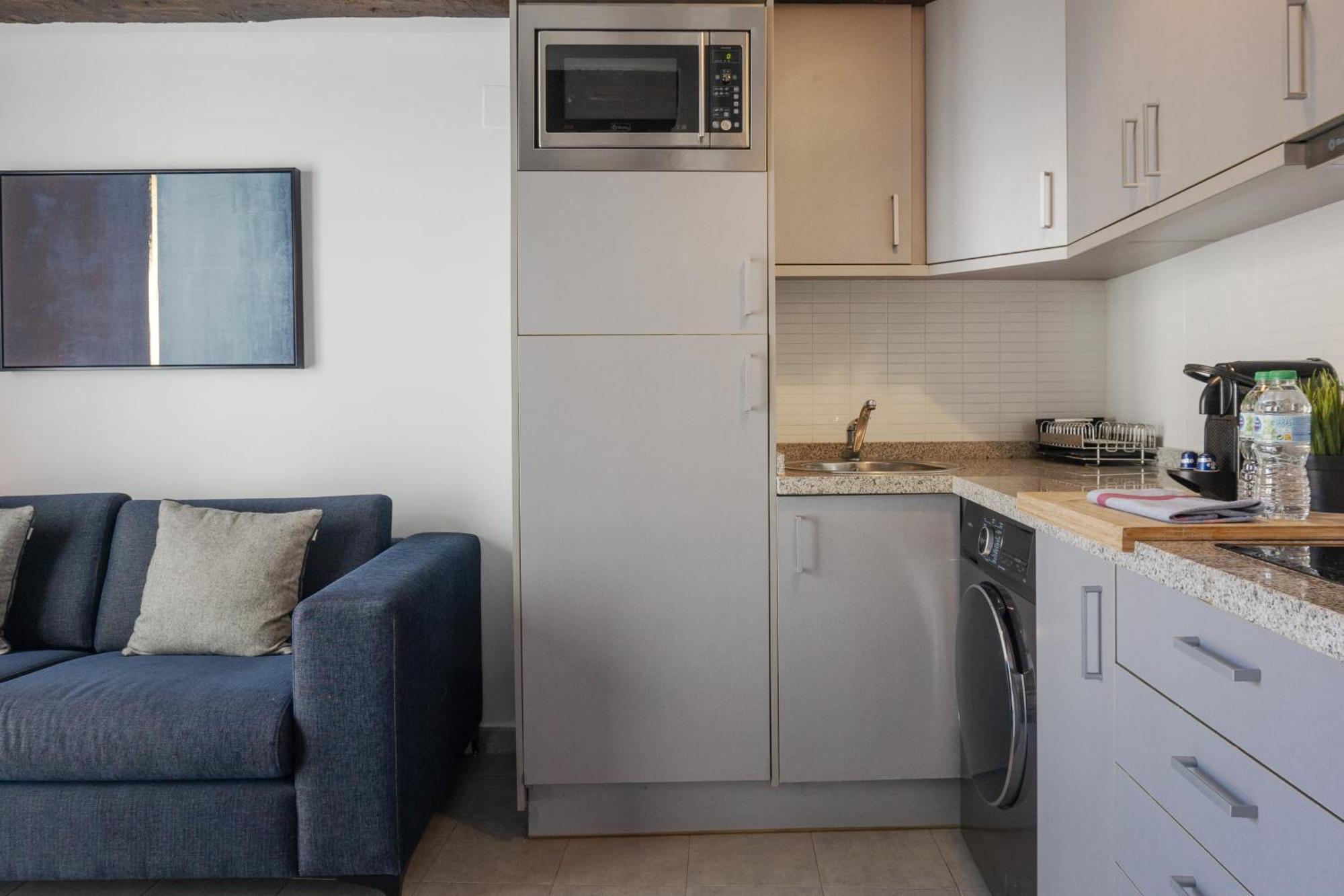 Welcomer Apartments บาเลนเซีย ภายนอก รูปภาพ
