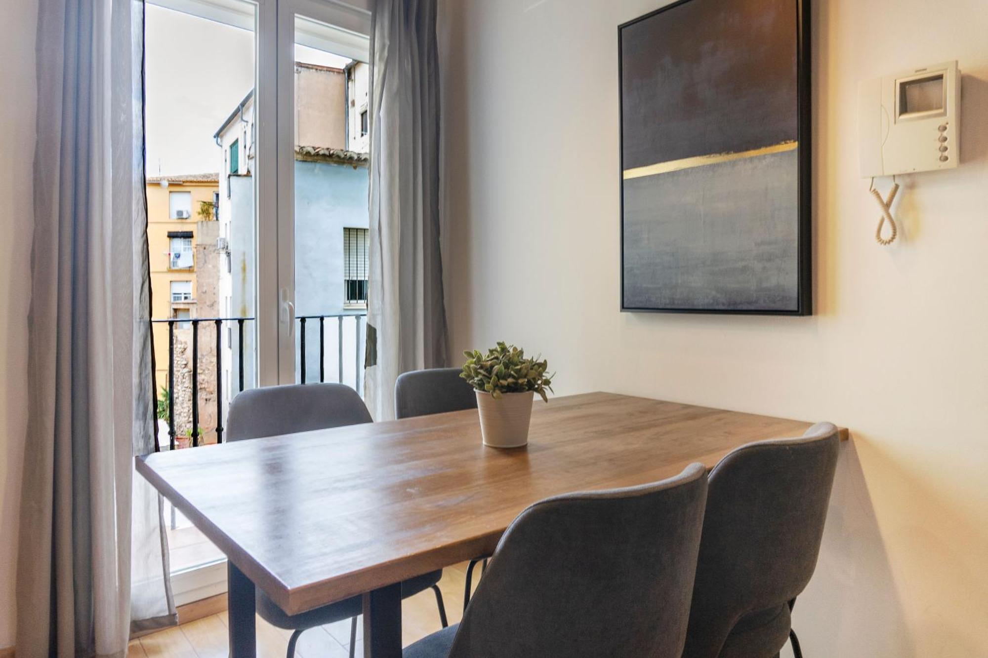 Welcomer Apartments บาเลนเซีย ภายนอก รูปภาพ