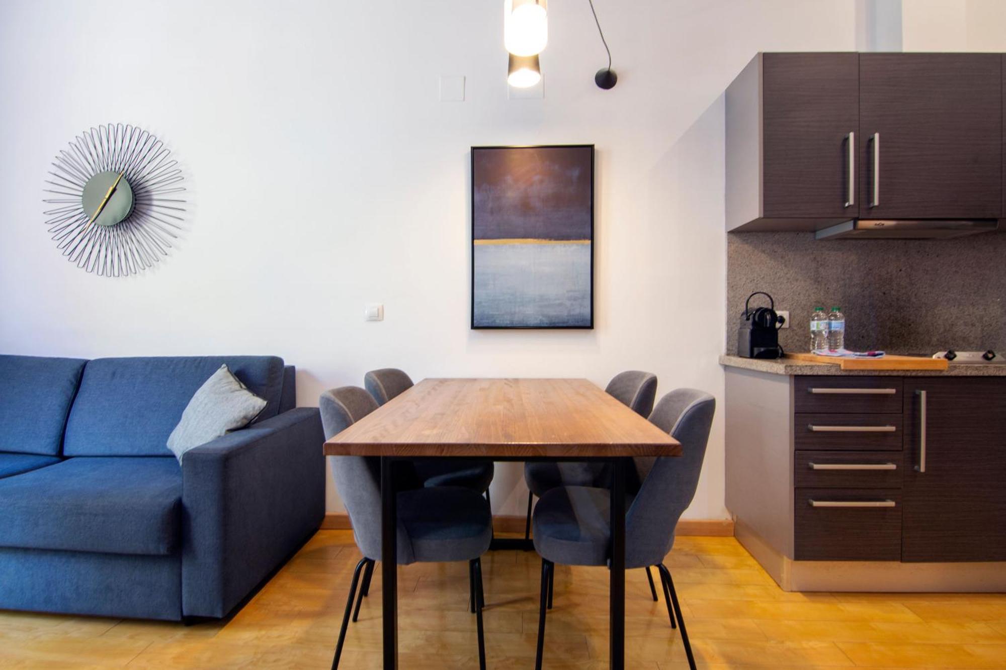 Welcomer Apartments บาเลนเซีย ภายนอก รูปภาพ