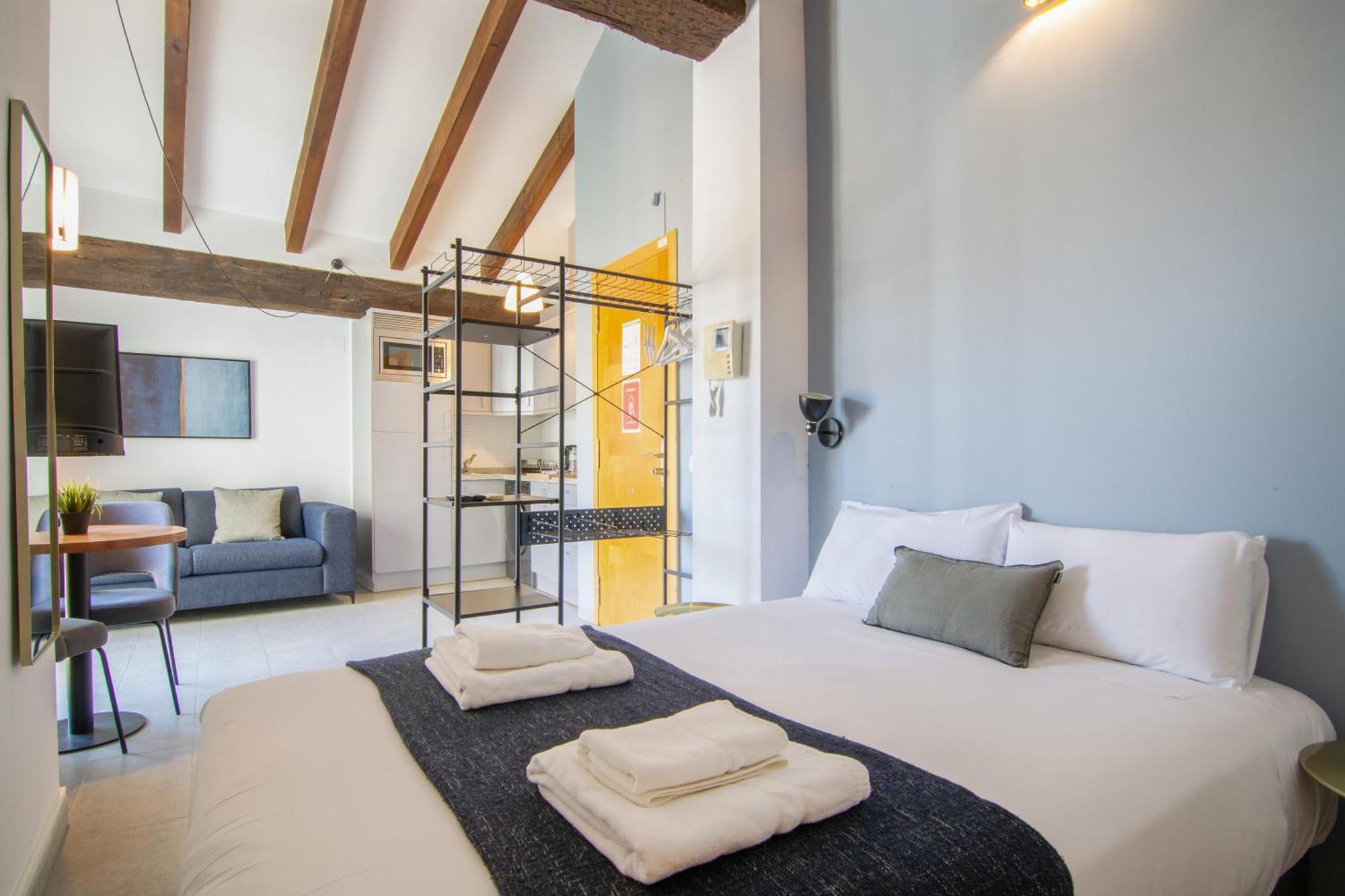 Welcomer Apartments บาเลนเซีย ภายนอก รูปภาพ